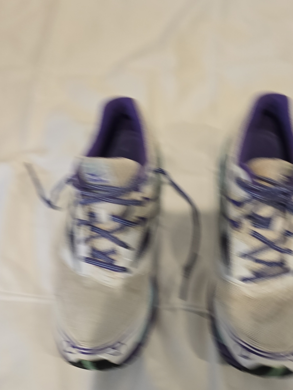 Mizuno Wave Creation 14 Women’s Running Sneakers in White and Purple